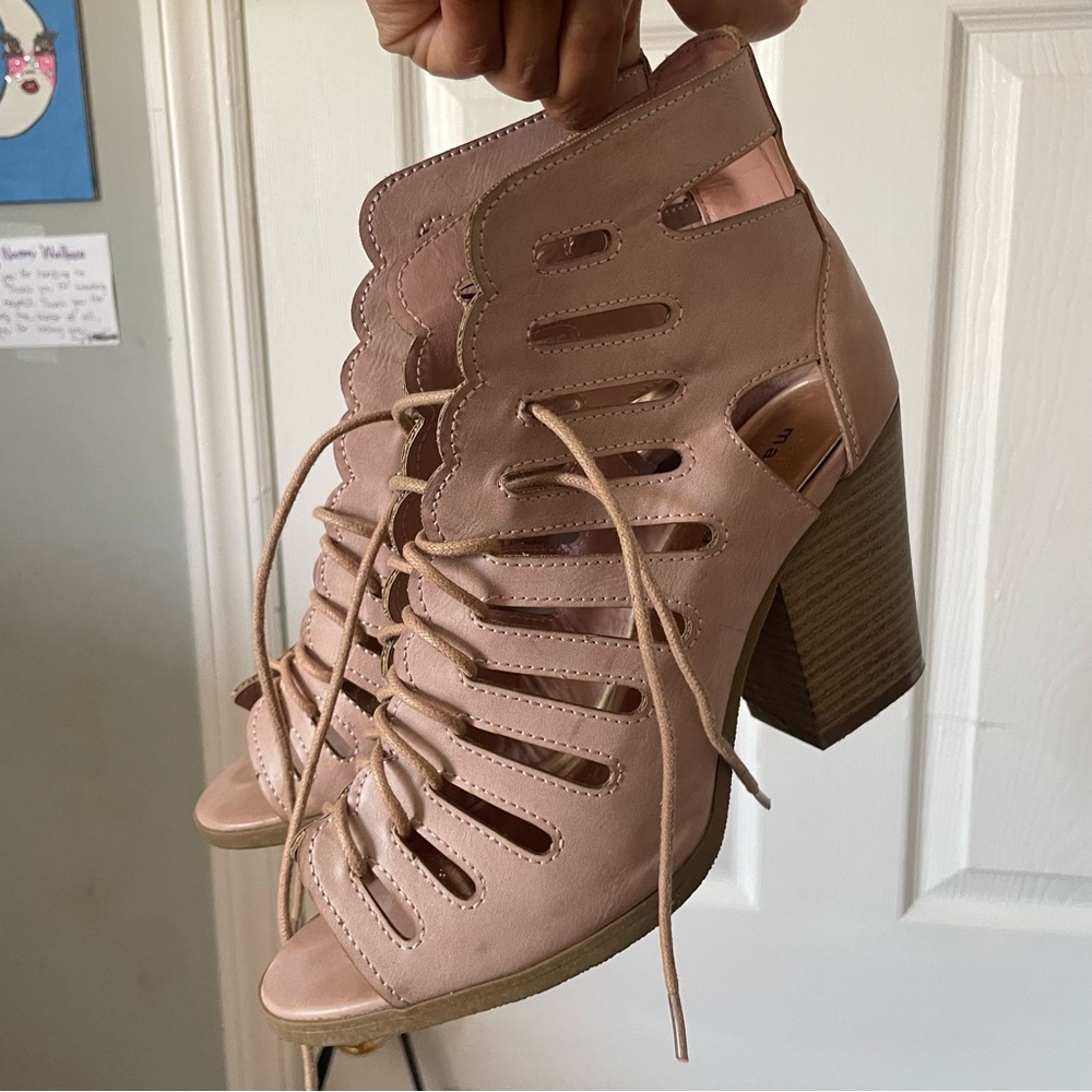 Women's Lace-Up Cutout Block Heel Sandals - Blush